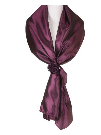 Aubergine kleurige stola van taft met rozen corsage