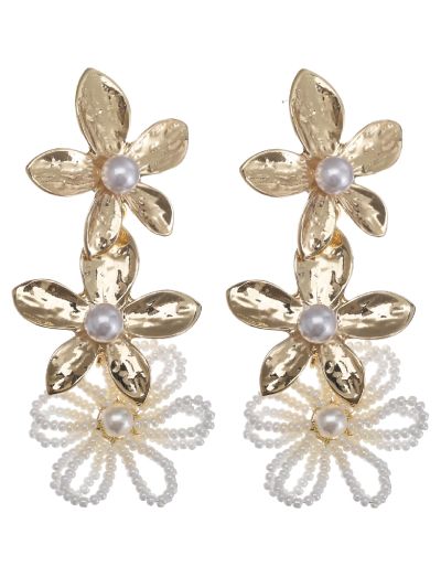 Bloemen oorbellen met parels
