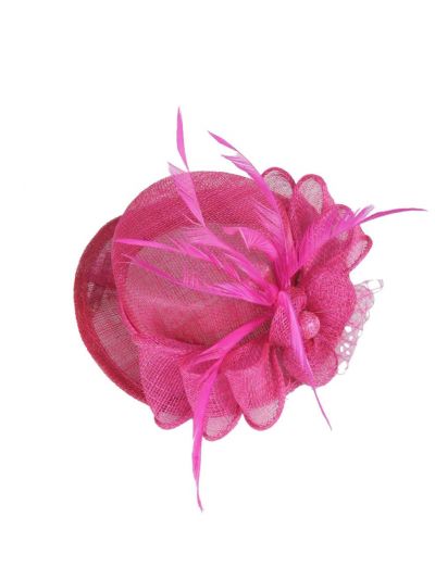 Cerise roze sinamay haaraccessoire op clips