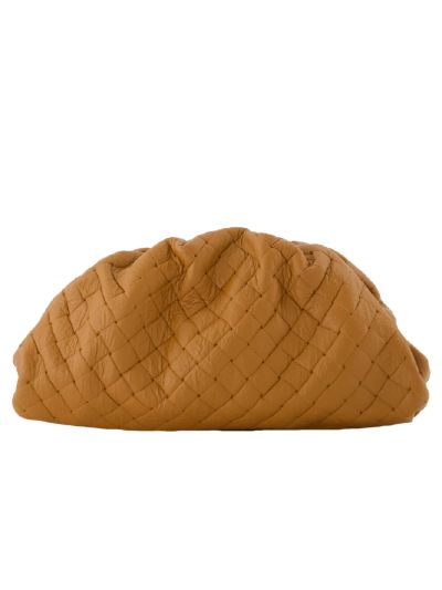 Leren gevlochten crossbody clutch in cognac