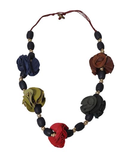 Statement ketting met lederen bloemen