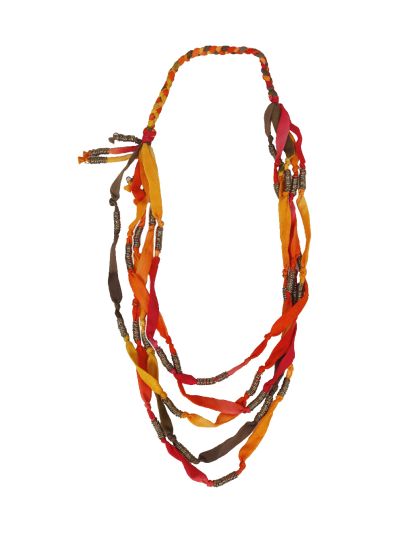 Lange stoffen ketting met kleurverloop en metalen ringetjes