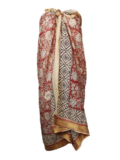 Zandkleurige katoenen sarong met rode bloemen