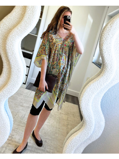 Satijnen kaftan met V-hals