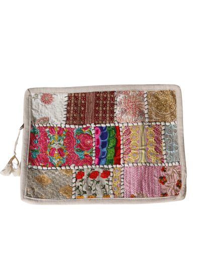 Laptophoes met patchwork borduursel