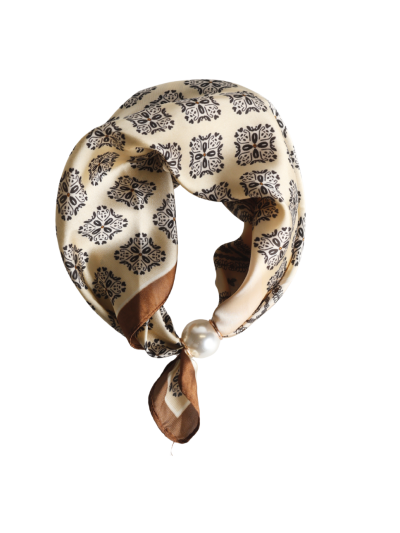 Beige sjaaltje met ornamentprint met parel