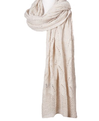 Claire gehaakte omslagdoek in lichtbeige