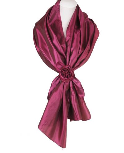 Ruby-roze stola van taft met rozen corsage