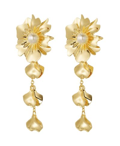 Oorbellen met parel en bloemdetail