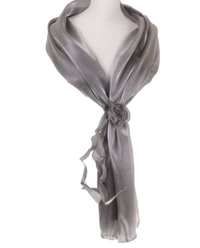 Grijze organza stola met rozen corsage