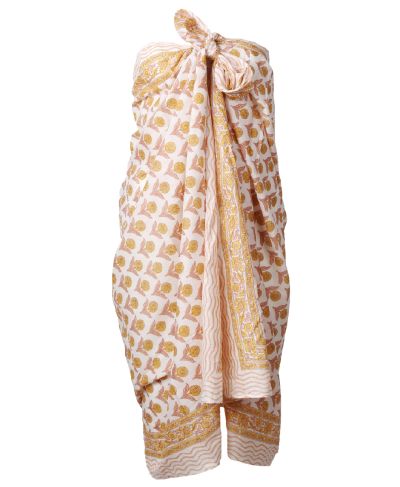 Sarong met bloemetjes in zalmroze 