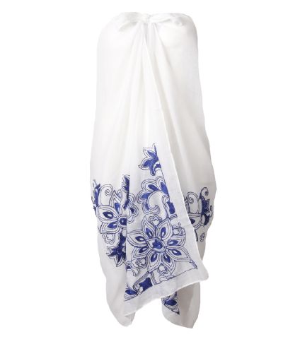 Witte sarong met borduursel in blauw