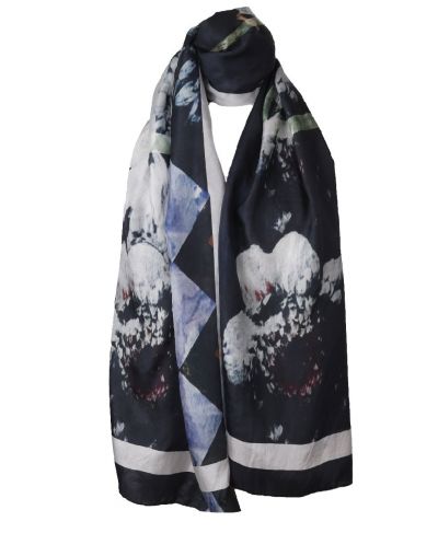 Donkerblauwe zijden sjaal met bloemenprint