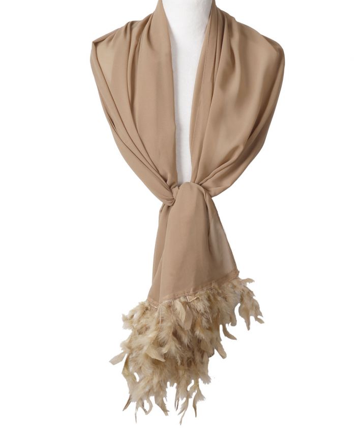 Sophia stola met veren in camel