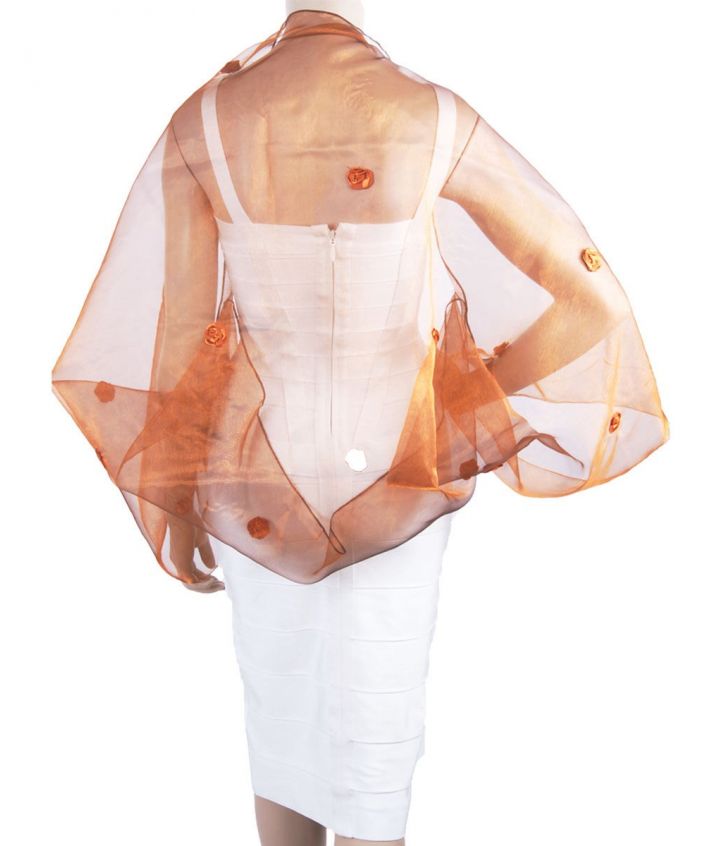 Cognac kleurige organza bolero stola met satijnen roosjes