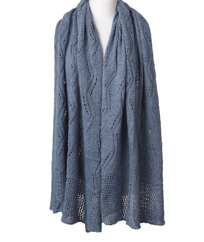 Claire gehaakte omslagdoek in denimblauw