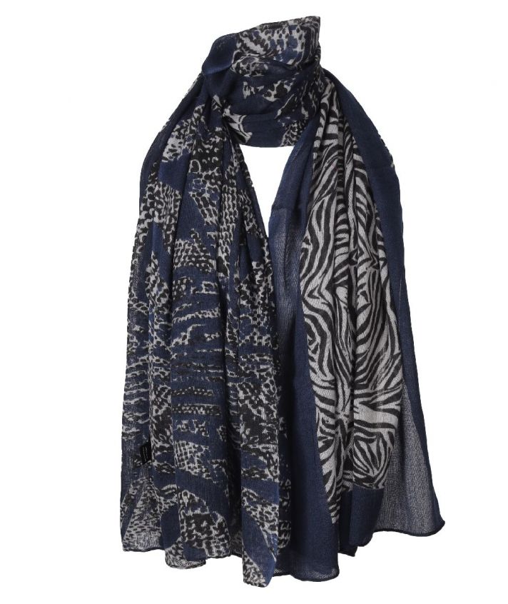 Donkerblauwe wollen mousseline sjaal met zebra print
