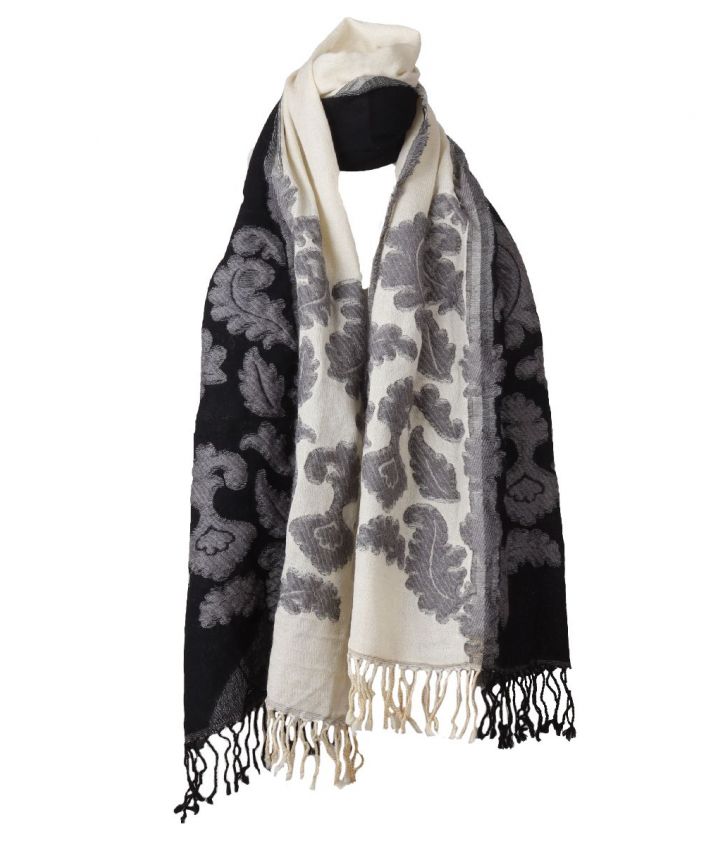 Wollen sjaal met ornament borduursel 