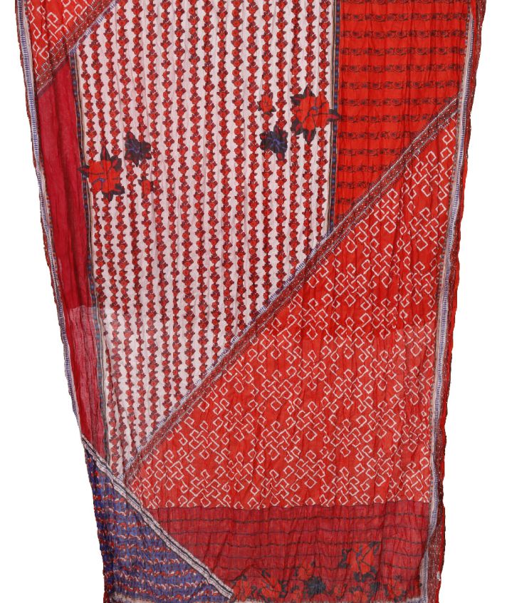Katoenen rode sjaal met diverse prints