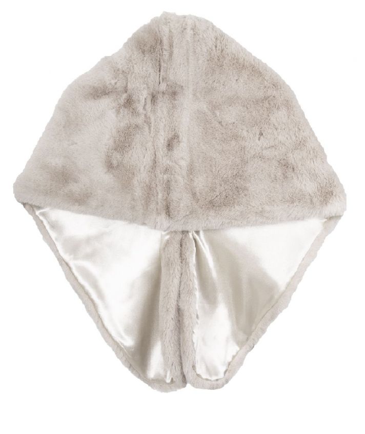 Zandkleurige kunstbont stola met strass sluiting