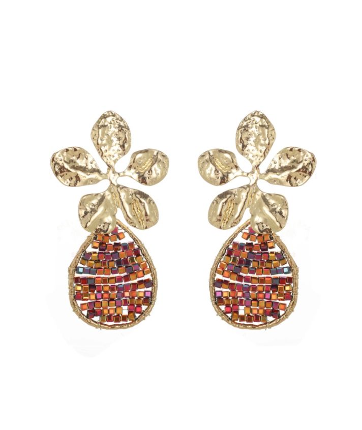 Oorbellen met bloemdesign en kralen
