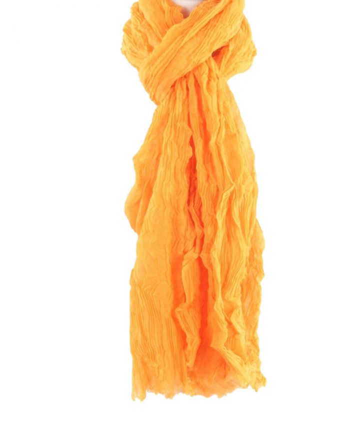 Licht-oranje luchtige crushed sjaal