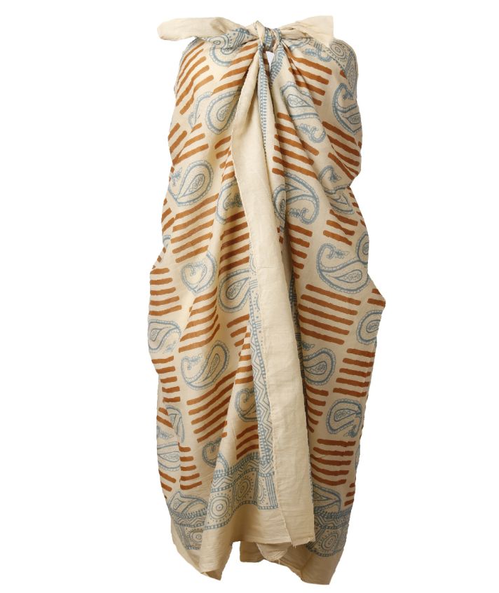 Zandkleurige sarong met bruine paisleyprint