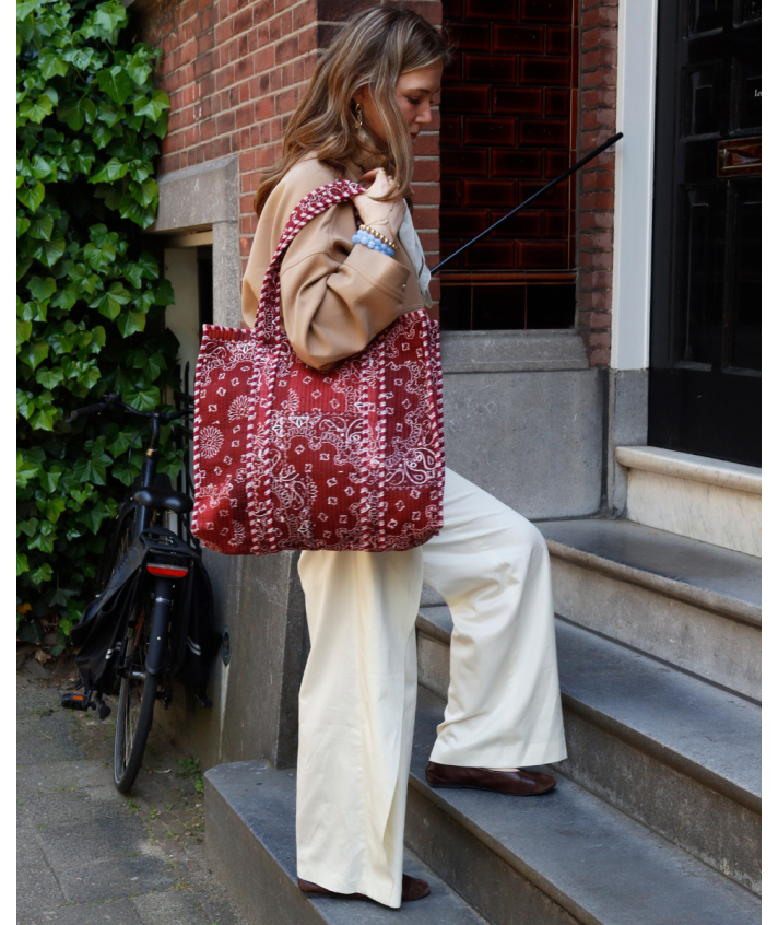 Gewatteerde shopper tas met bandana print