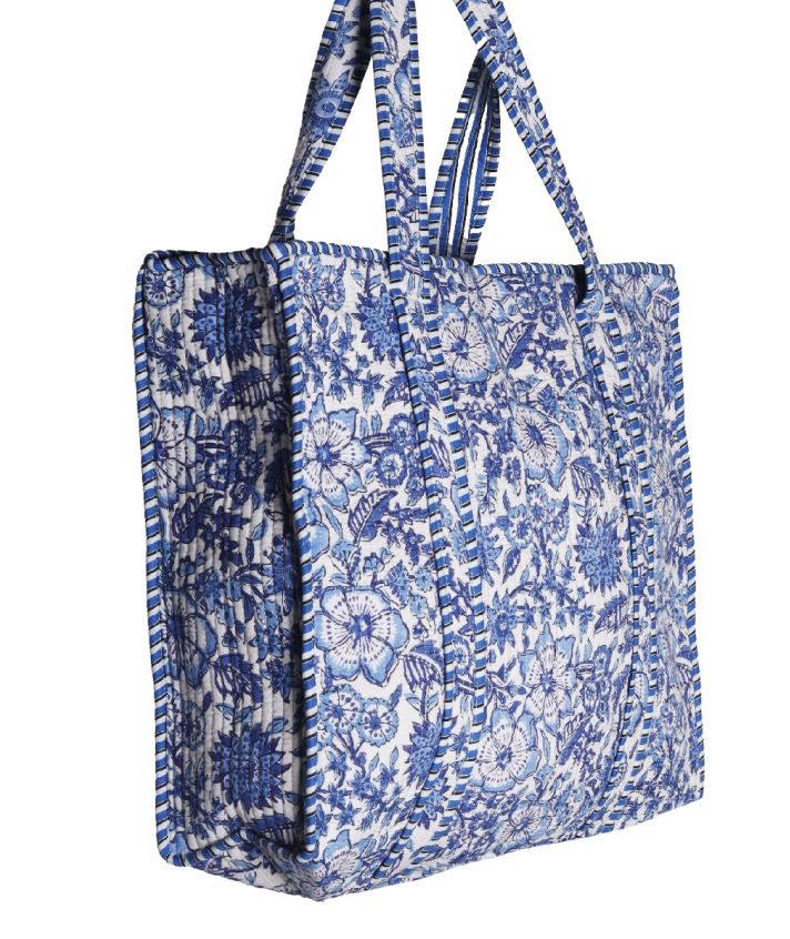 Gewatteerde shopper bloemenprint in blauw