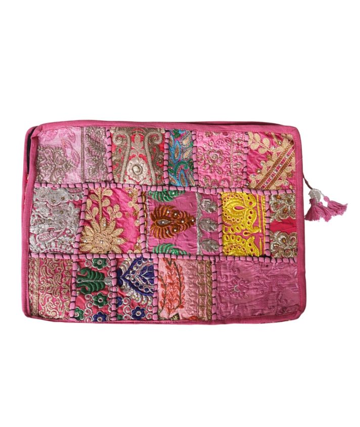 Laptophoes met patchwork borduursel
