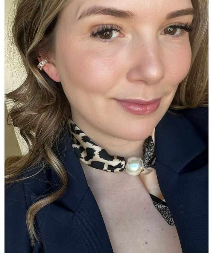 Leopard sjaaltje met parel sluiting