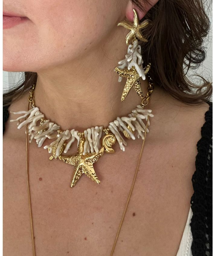 Ketting met koraal en zeesterren in beige