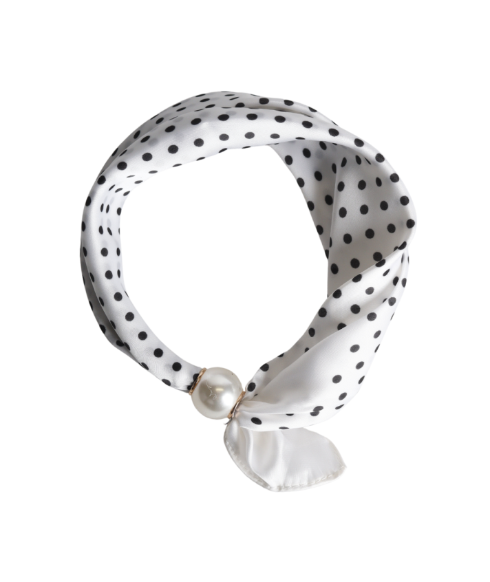 Polkadot sjaaltje met parel sluiting in wit