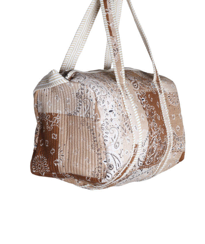 Gewatteerde weekend tas met bandana print-bruin