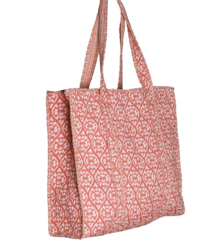 Gewatteerde shopper in zalmroze