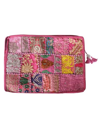 Laptophoes met patchwork borduursel