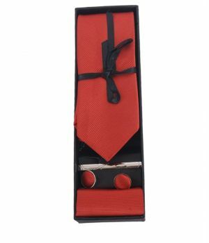 Cadeau-set van stropdas, pochet, manchetknopen in rood en dasspeld